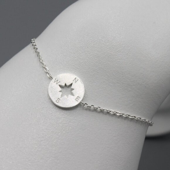 Compass travel adventure silver tone bracelet - Picture 2 of 5